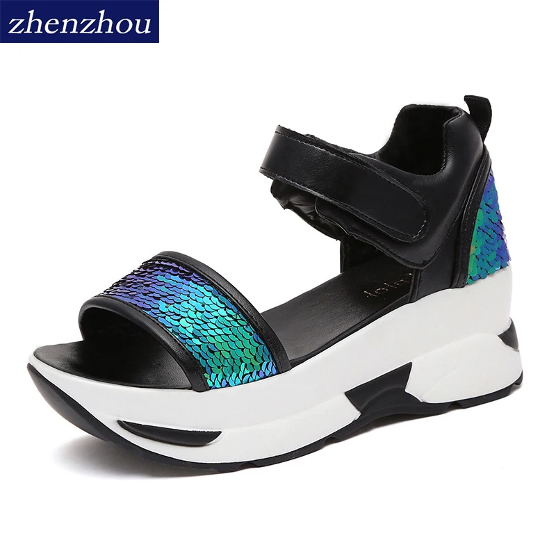 Zhen zhou/женские босоножки; Новинка года; модная женская повседневная обувь; шикарная обувь на танкетке с пряжкой на ремешке; обувь на платформе; Летние босоножки