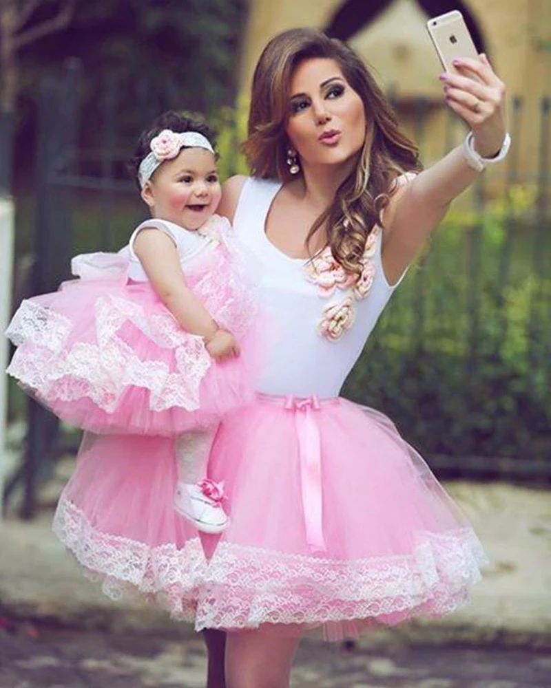 

Lovely Cute Short Flower Girls Dresses Tulle Lace Kids Ball Gown for Wedding Party Pagenat