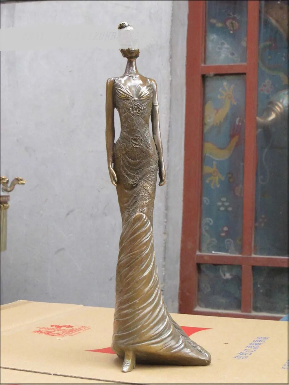 

15.5" Western Art bronze beauty woman dressed in evening dress sculpture