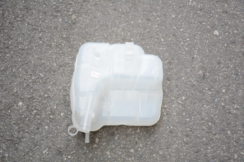 1 Pcs Coolant Reservoir Expansion Tank Bottle For Chevrolet Cruze 2009