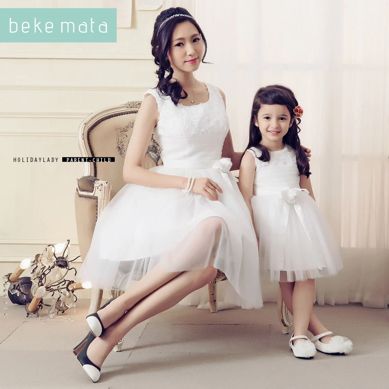 

2018 Spring Top Brand Sweeite White Princess Ball Down Dress Sleeveless Mother Daughter Matching Dresses Mom Daughter Clothes