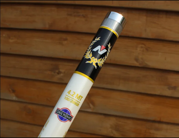 Vara de Pesca Vara de Surf Vara de Longa Praia Apenas 5.4 m 3 4 Seções Carbono Surf Fundição Carcaça cw 100-200g 4.2m - 4.5m 16 apenas 4.2m 4.5m 5.4 m 3 4