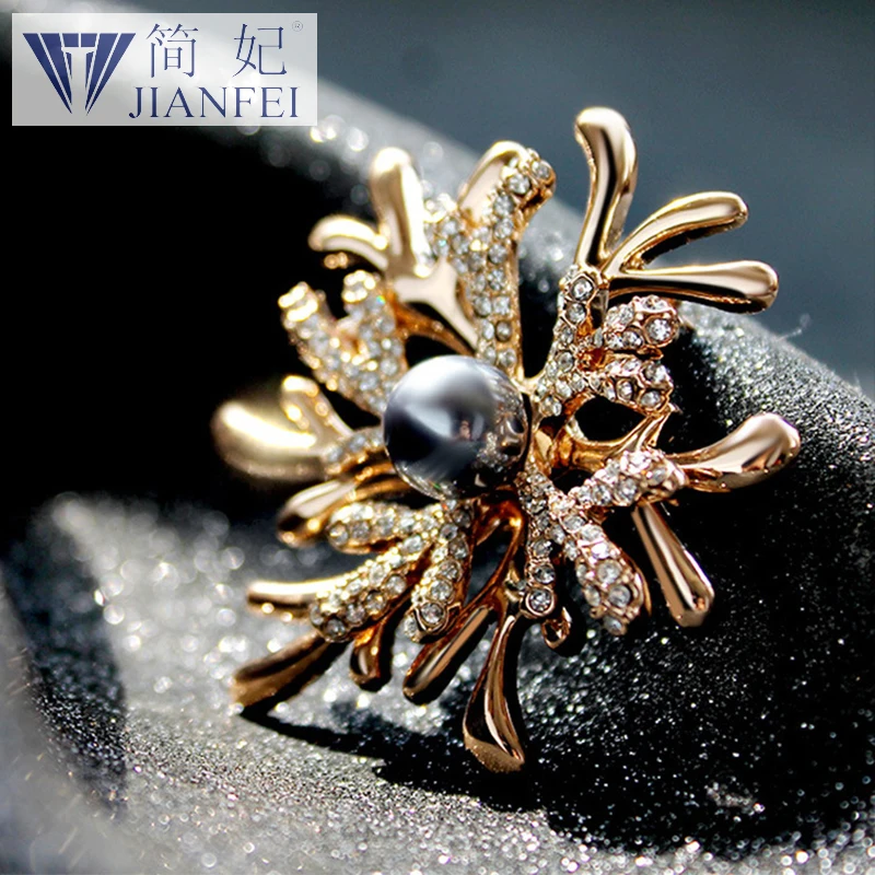 

Coral Shape Pattern Stylish Women Brooches 7