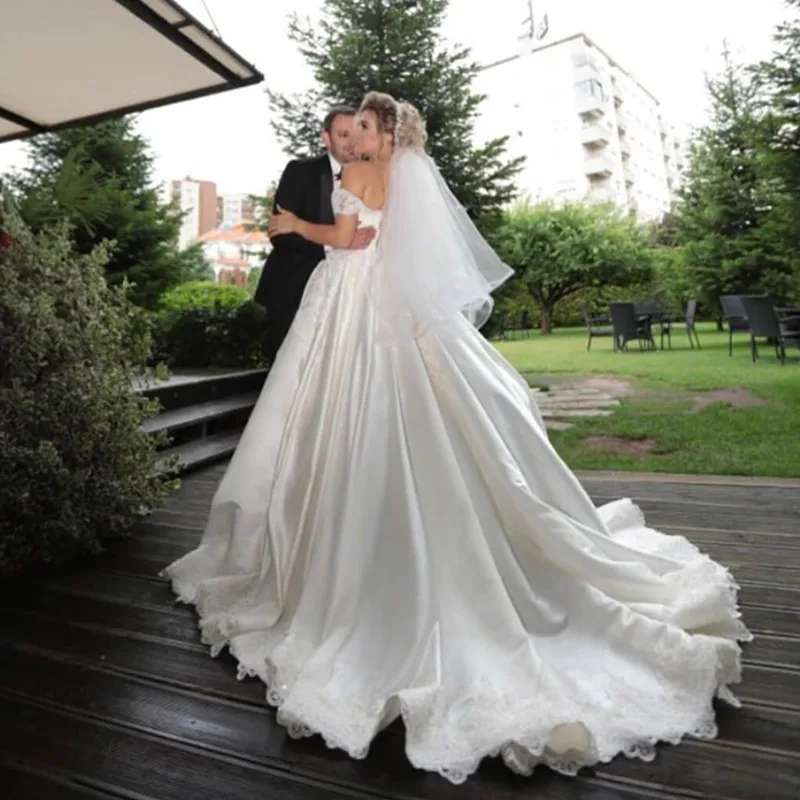 

Robe De Mariee Elegant Customized Lace Wedding Dress 2019 Sweetheart Off The Shoulder Backless Wedding Gowns Court Train Dress