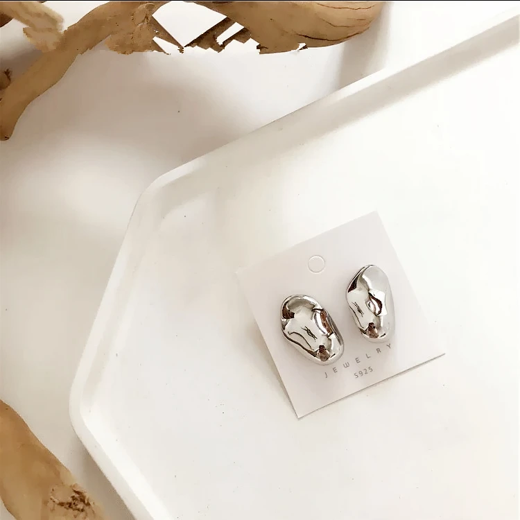 HUANZHI s925 Серебряная игла Корейская геометрическая форма фасоли яркие золотые серебряные металлические серьги-гвоздики для женщин летние ювелирные изделия