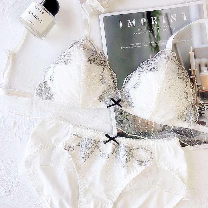 

Japanese girls embroidered mesh yarn lace fairy underwear suit without steel ring triangle cup bra comfortable sexy bra