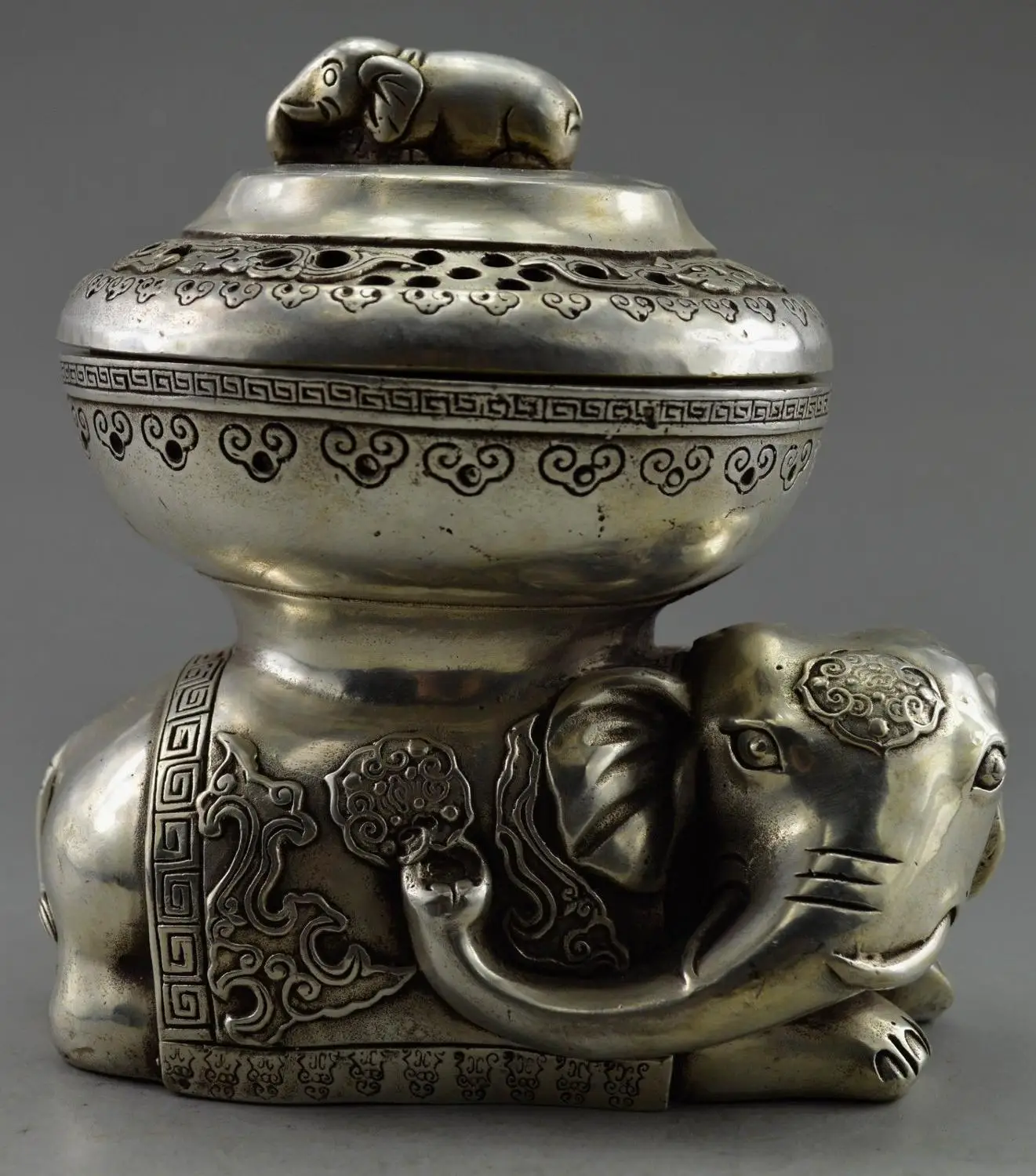 

Old Handwork Tibet Silver Carve Elephant Incense Burner Collectible Decorated