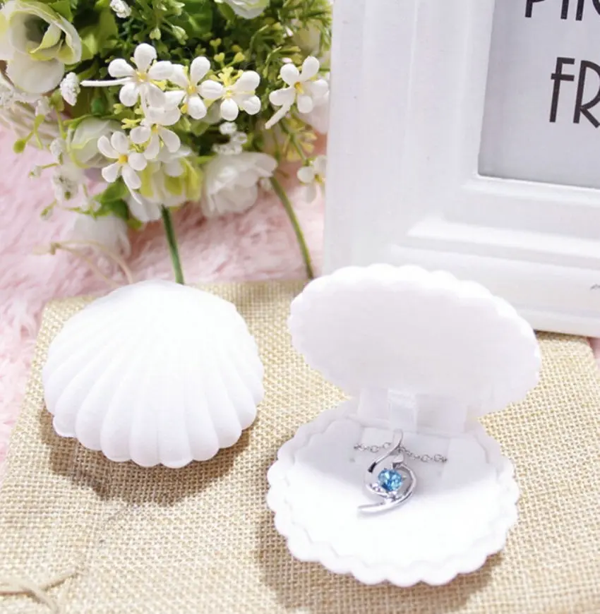 1 Piece Velvet Wedding Engagement Ring Box Shell Shape Earrings Necklace Bracelet Jewelry Cases Display Gift Box Holder - Цвет: white