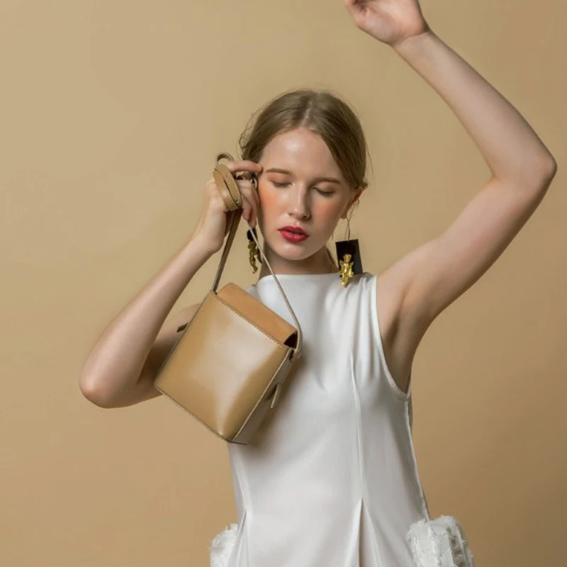 

YIFANGZHE 2019 New Fashion Genuine Women Leather Should bag, Top quality Leather Messenger bags with Adjustable strap