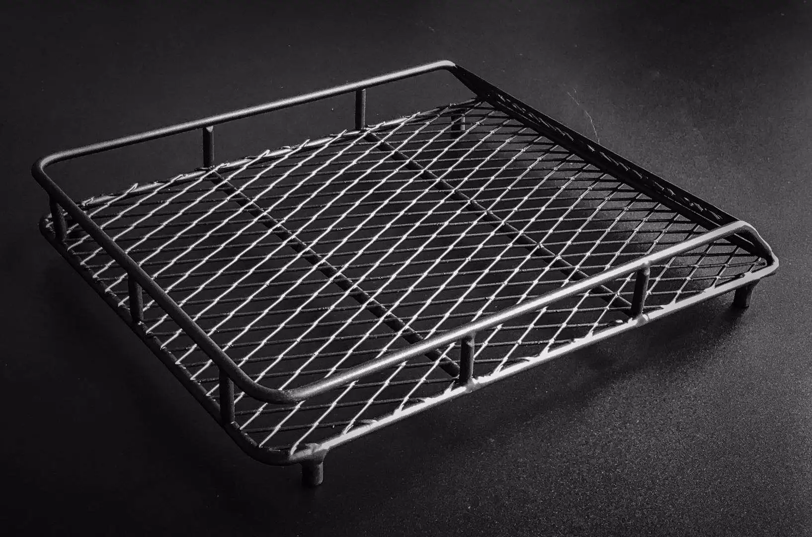 

Km Traction Hobby 1/8 second generation performance climbing car Wrangler luggage rack send dragnet high quality free shipping