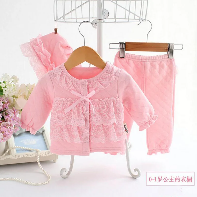 2017 New Baby Girls Clothing Top Pants Hats 3pcs Set Newborn Princess Spring Autumn Winter Air-Cotton Warm Thermal Outerwear Set цена 2017 New Baby Girls Clothing Top Pants Hats 3pcs Set Newborn Princess Spring Autumn Winter Air-Cotton Warm Thermal Outerwear Set цены онлайн