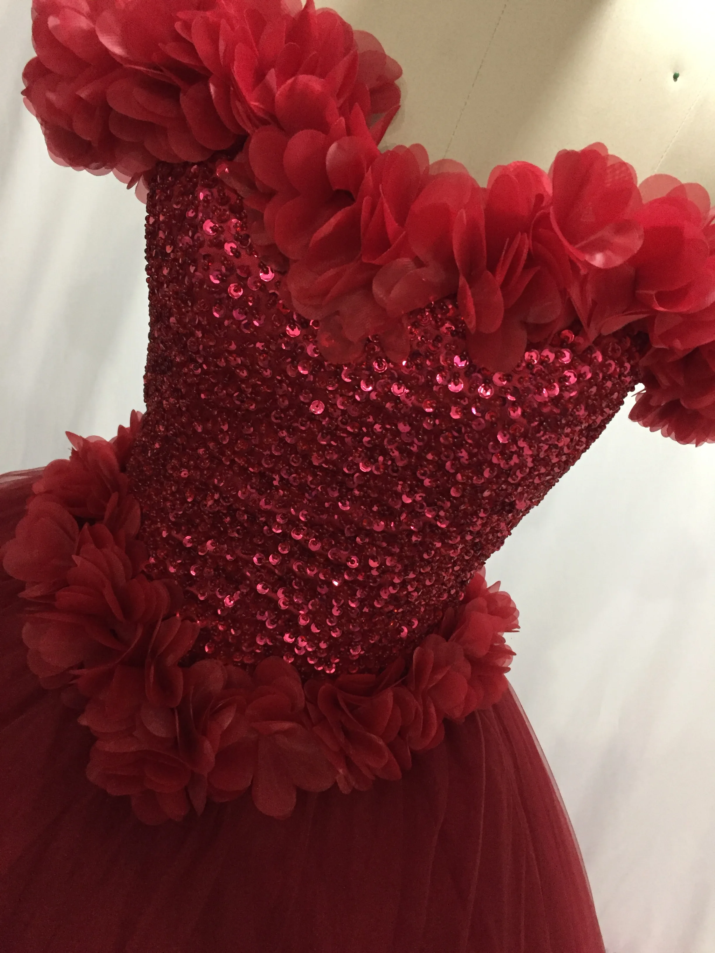 ILUSY великолепные 3d-флора Красные Свадебные платья без рукавов бальное платье бусины милые свадебные Платья Vestidos de noiva