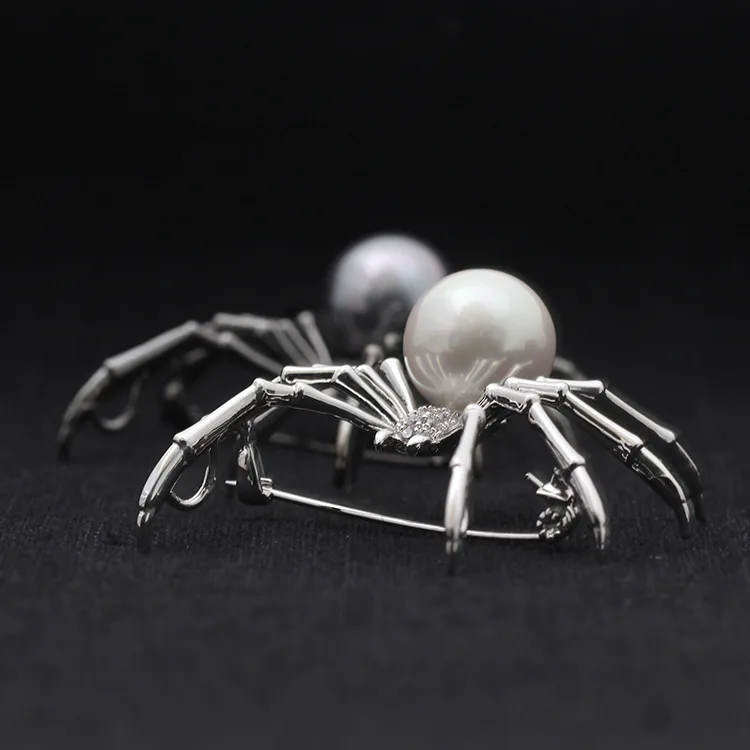 Новая личность насекомых личности Черный и белый Перл паук брошь подарок для Для женщин и Для мужчин YP3303