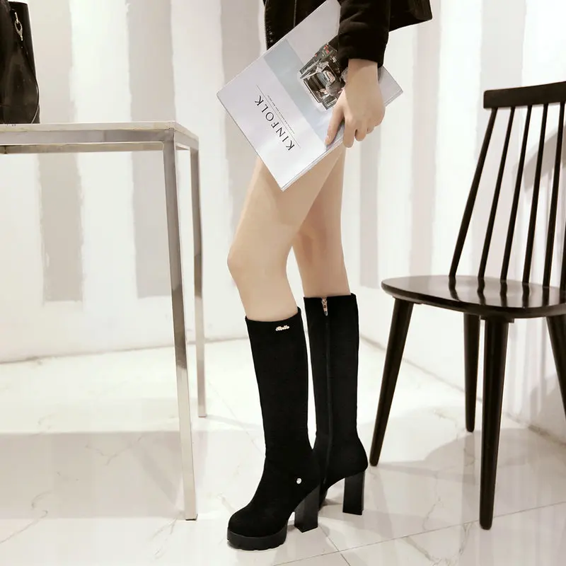 Модные пикантные женские сапоги до колена; женская обувь на очень высоком каблуке 11 см; сезон осень-зима; повседневная обувь для вечеринок; большие размеры 42-43