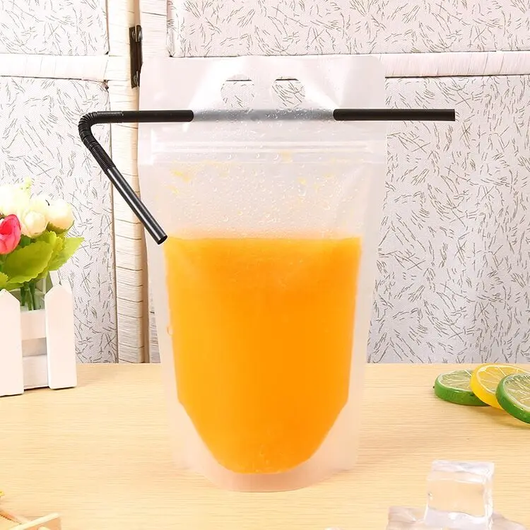 

100pcs 450 ml New Design Plastic Drink Packaging Bag Pouch for Beverage Juice Milk Coffee, with Handle and Holes for Straw