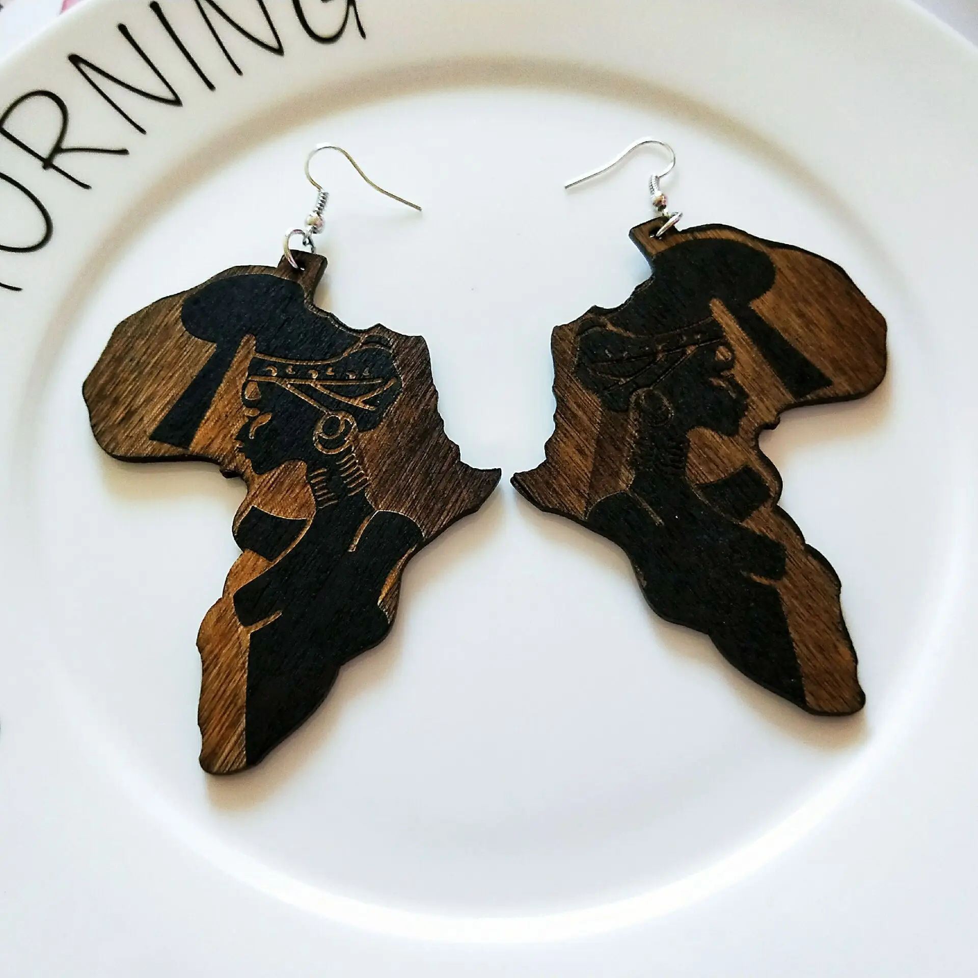 

Brown Wood Africa Map Tribal Engraved Tropical Fashion Black Women Earring Vintage Retro Wooden African Hiphop Jewelry Accessory