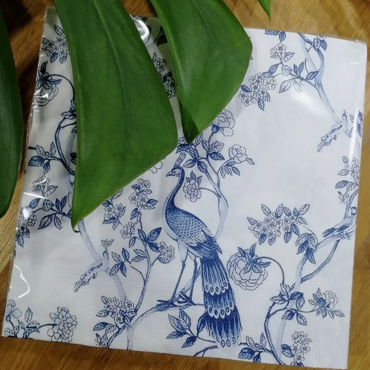 white_napkins_peacock_3