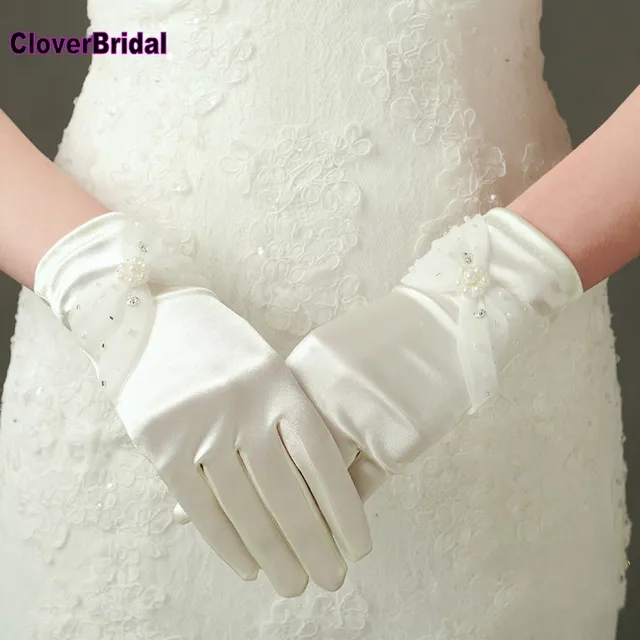 2018 Wrist Length Finger Bow Tie Short Wedding Gloves 2018 Wrist Length Finger Bow Tie Short Wedding Gloves Accessories Pearls Bridal Glove Ivory