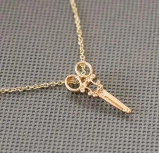 

Barber Shop Hair Tools necklace metal Scissor pendant women cute Scissors Pendant Chain dresser Scissors jewelry