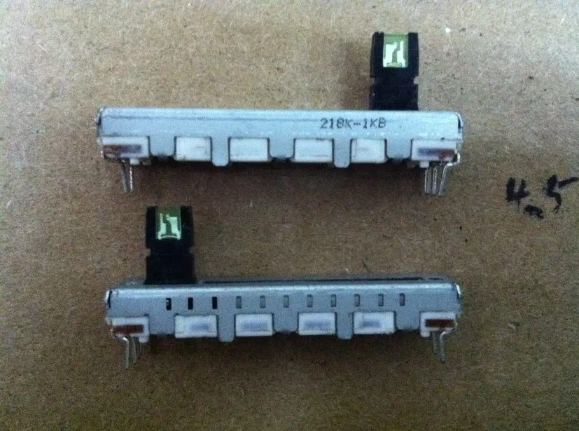 

[ bella ]ALPS Alps 4.5 cm slide potentiometers Single stepping 1K light shaft length 10MM--10pcs/lot