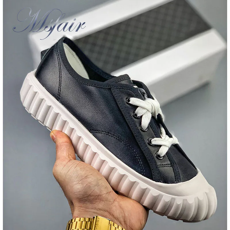 

Women Skateboarding Shoes Summer Breathable Canvas Shoes Female Outdoor Athletic Walking Skate Womens Flats Casual Fashion Girl