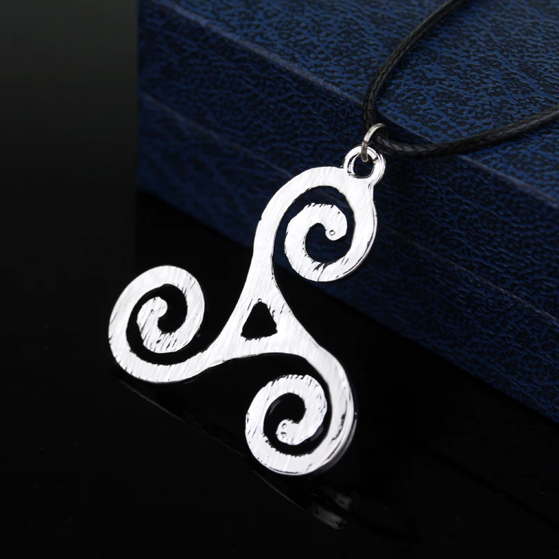Fashion Korean Style Personality Protagonist Men Necklace Teen Wolf Alloy Simple A Werewolf Boy Triskele Pendant Jewelry