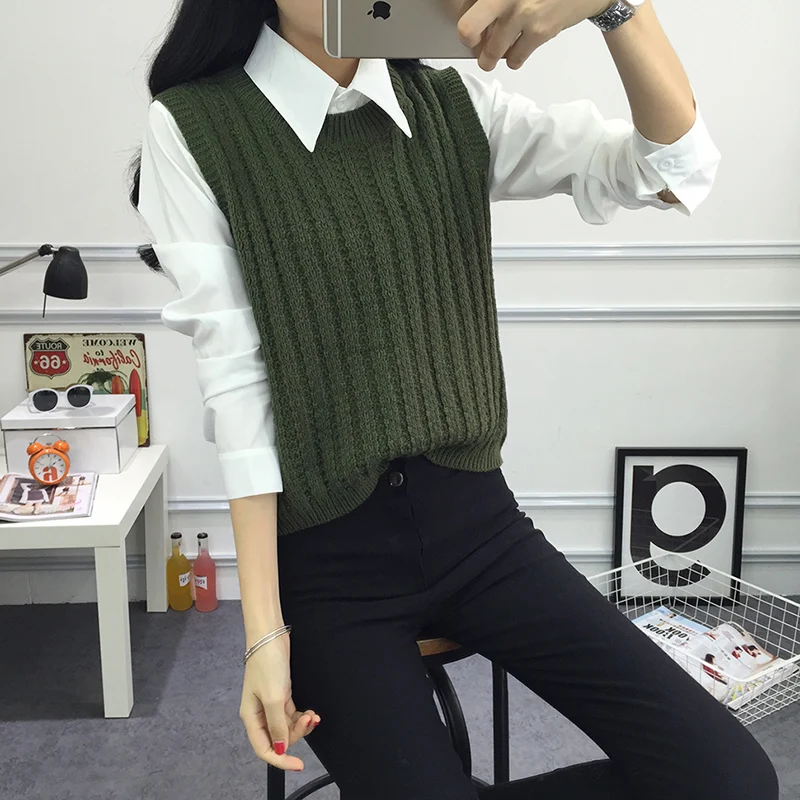 round neck knitted vest