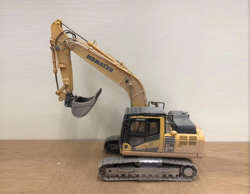 UH8144 Универсальный хобби Komatsu скользких PC210LC 11 экскаватор Металл треки 1/50|constructions