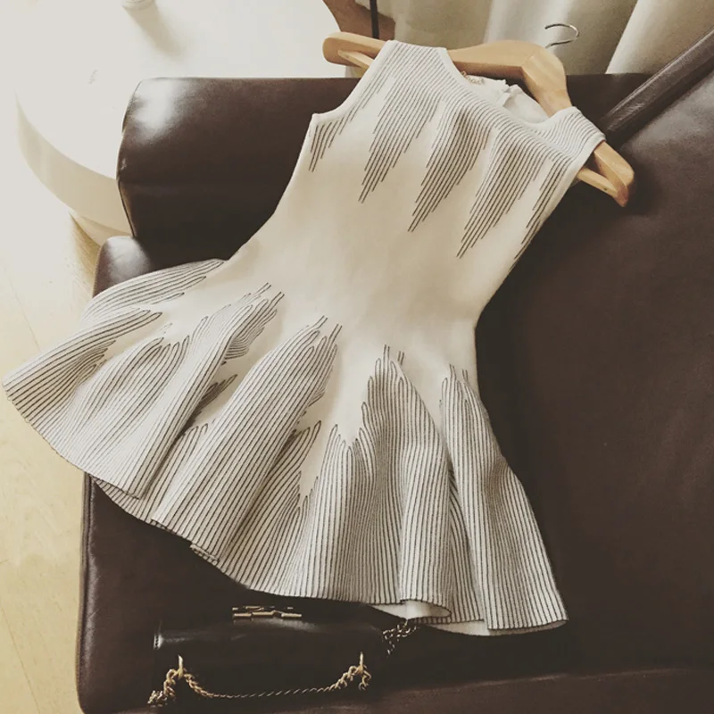 

2019 spring women new pleated knitting dress very short dress