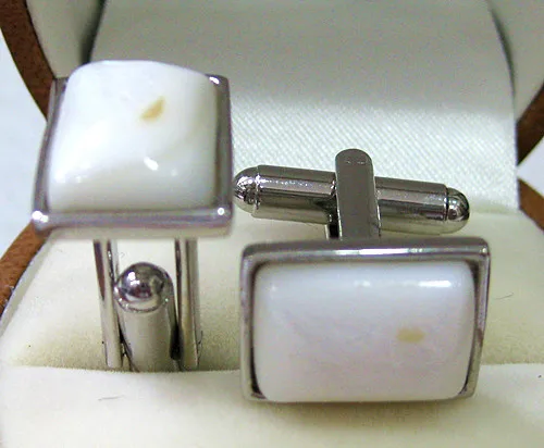 

FREE SHIPPING wholesale nice silver plated square white lab Cufflinks