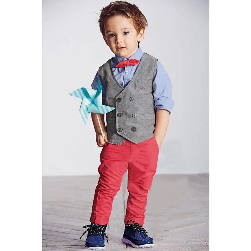 Kid boy clothes For boys, keep him cozy in the cuddly coveralls and rompers featuring friendly cartoons characters. Give him preppy style with sweaters and polo shirts. For special occasions, look for baby boy’s suits and tuxes for your dapper little guy. Baby essentials and gear make the perfect presents for the expectant mom.