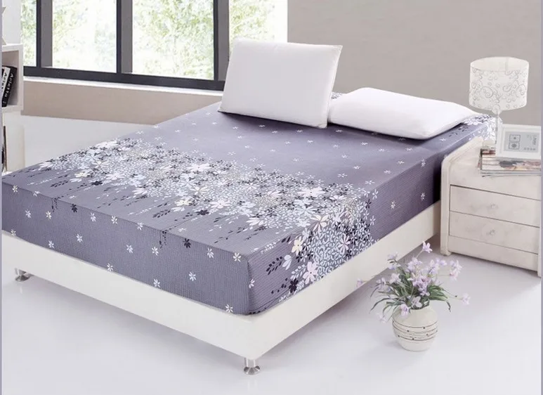 bedding set with fitted sheet