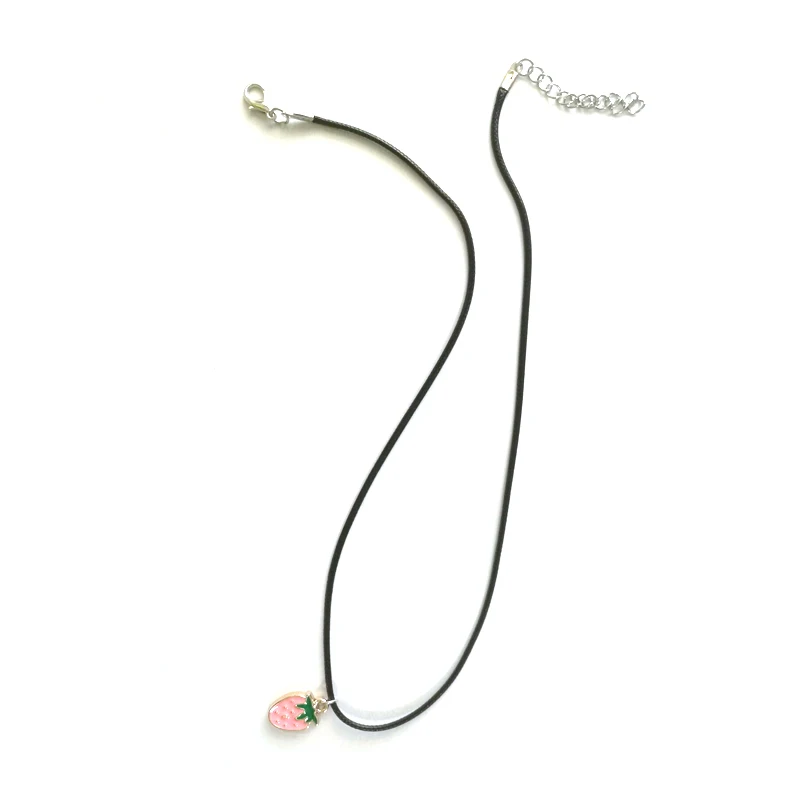 

2018 New Creative Pendant Necklace For Women Strawberry Leather Rope Chain Collares Bijoux For Women Colier Fashion Jewelry Gift