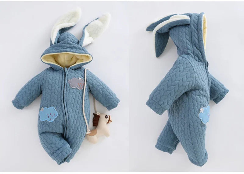 4399155074_1825960640