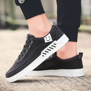 

Men Skateboarding Shoes Canvas Sport 2018 Cool Light Wight Sneakers Outdoor Athletic Shoes Man Breathable High Quality Shoes