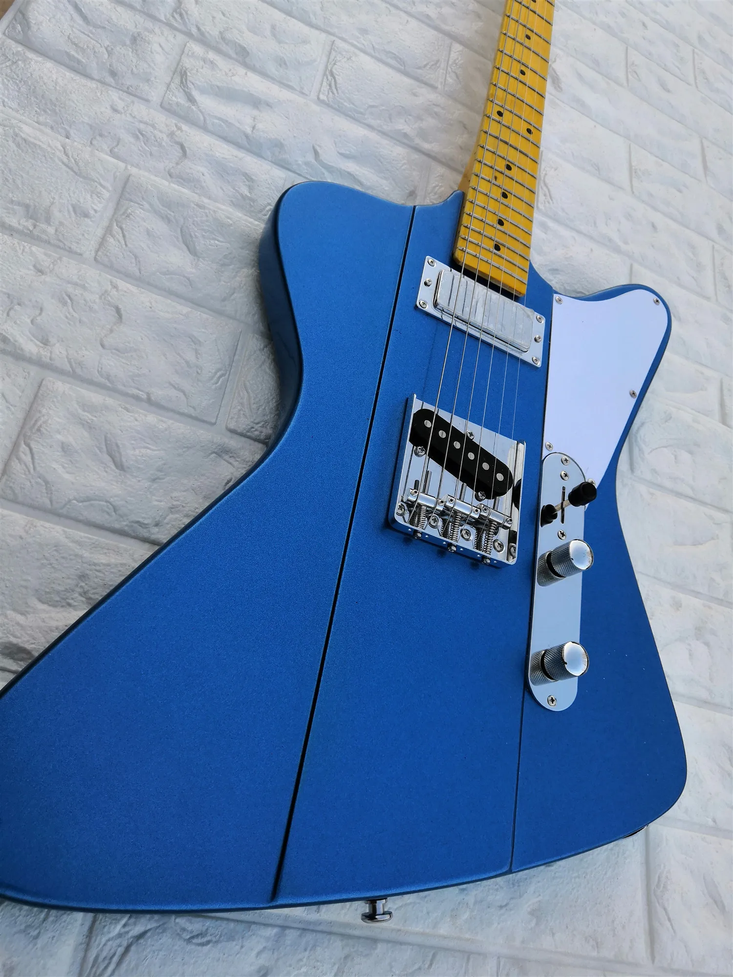 

Custom Blue Firebird electric guitar with Chrome Hardware SH Pickups,customized!Y-3