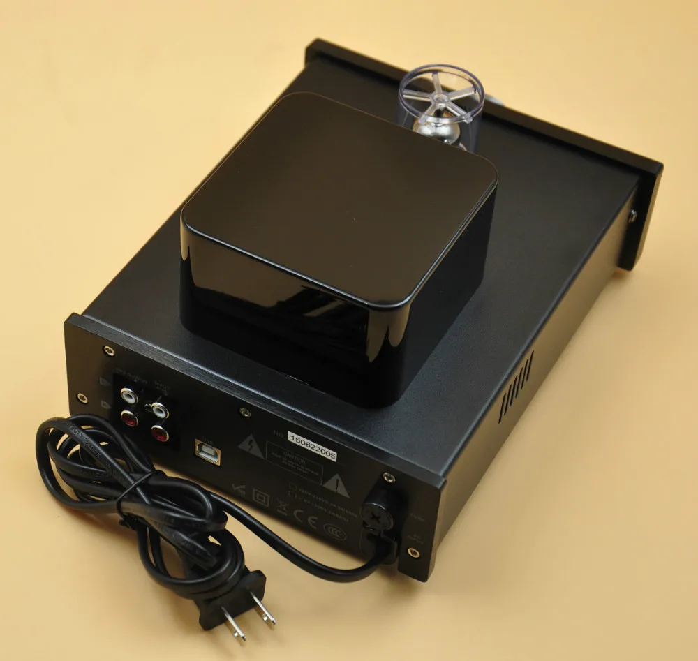 Mistral HP-509 Class A Vacuum Tube Headphone Amplifier, Preamp with 24bit /192kHz DAC Mistral HP-509 Class A Vacuum Tube Headphone Amplifier, Preamp with 24bit /192kHz DAC
