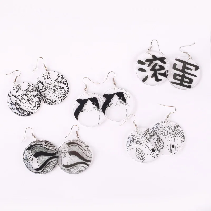 

Transparent Acrylic Black and White Illustration Comic Round Earrings