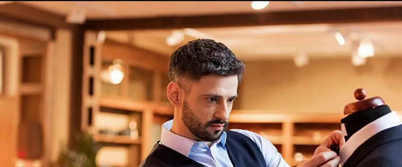 4380969535_189580231