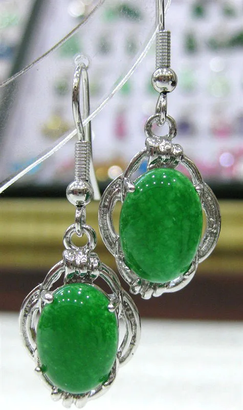 

noble lady's green Natural Stone bead earrings