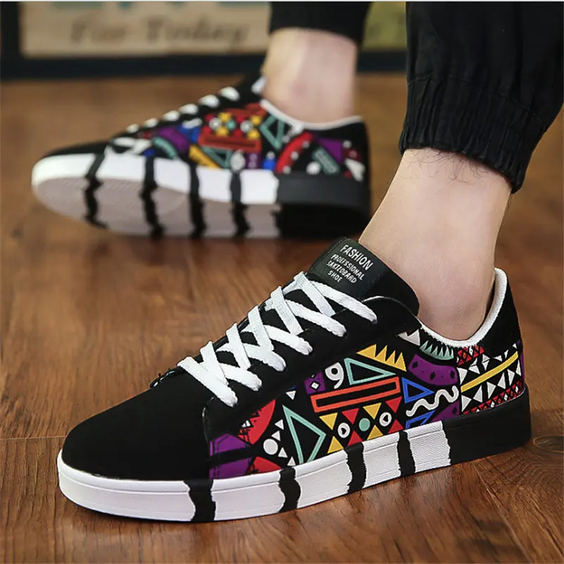 

2019 New Graffiti Running Shoes Outdoor Fitness Lawn Sneakers Light Comfortable High Quality Thick Bottom Wear Men Sneakers