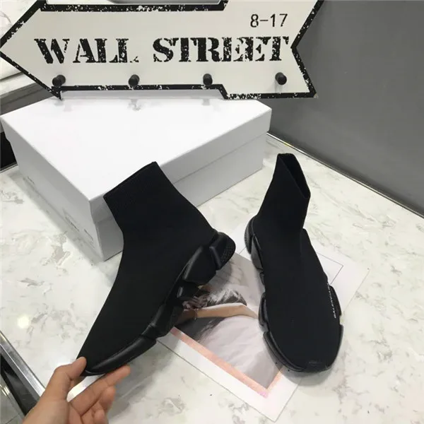 

2019 new elastic socks shoes Korean version of the couple models high to help spring and autumn soft bottom casual knit shoes