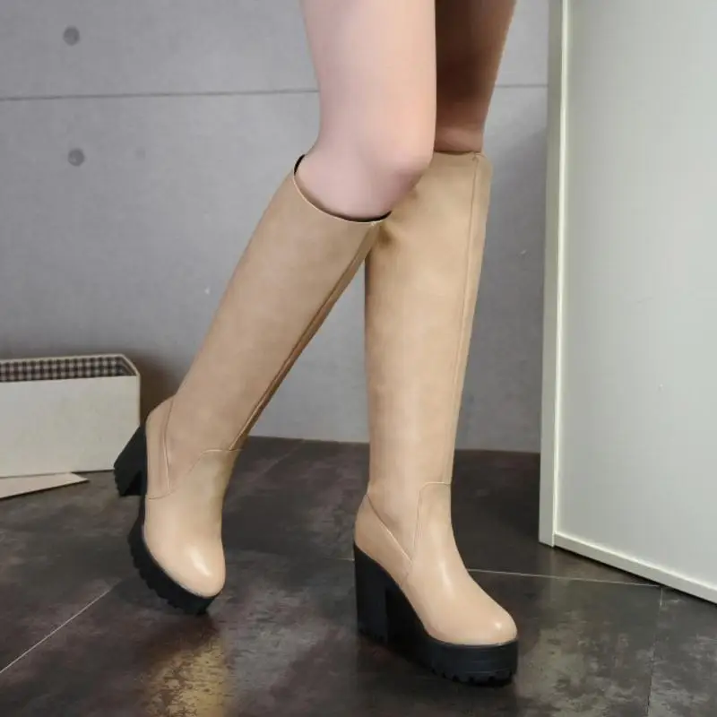 Привлекательные женские сапоги на высоком каблуке; теплые меховые сапоги на платформе с круглым носком; женские зимние сапоги до колена; модная обувь; размеры 34-43