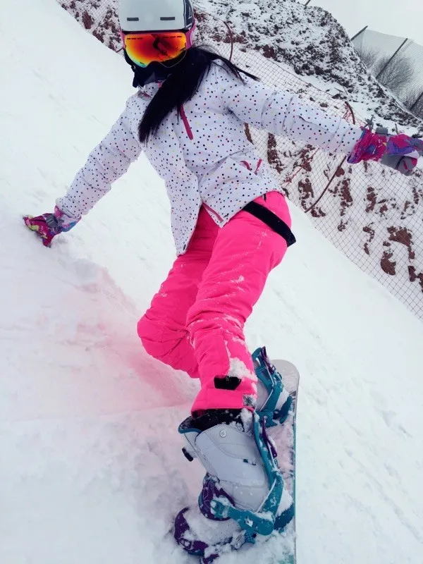 Зимняя Лыжная одежда Женский Бренд высокое качество Лыжная куртка и комбинезон зимний теплый водонепроницаемый ветрозащитный лыжный и сноубордический костюм
