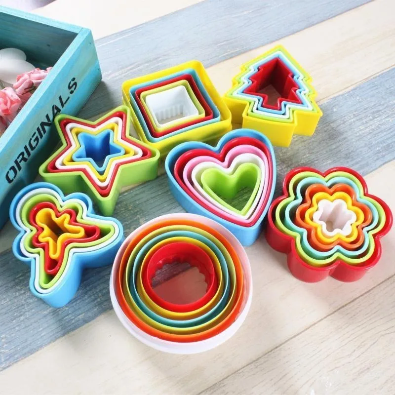 

1set DIY Mold Biscuit Cake Cookie Cutters Bread Sugar Craft Patisserie Star Flower Heart Shaped Decorating Tools Plastic Stamp