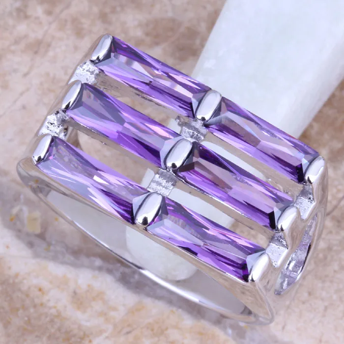 

Captivating Purple Cubic Zirconia Silver Stamped 925 Women's Ring Size 6 / 7 / 8 / 9 R1288