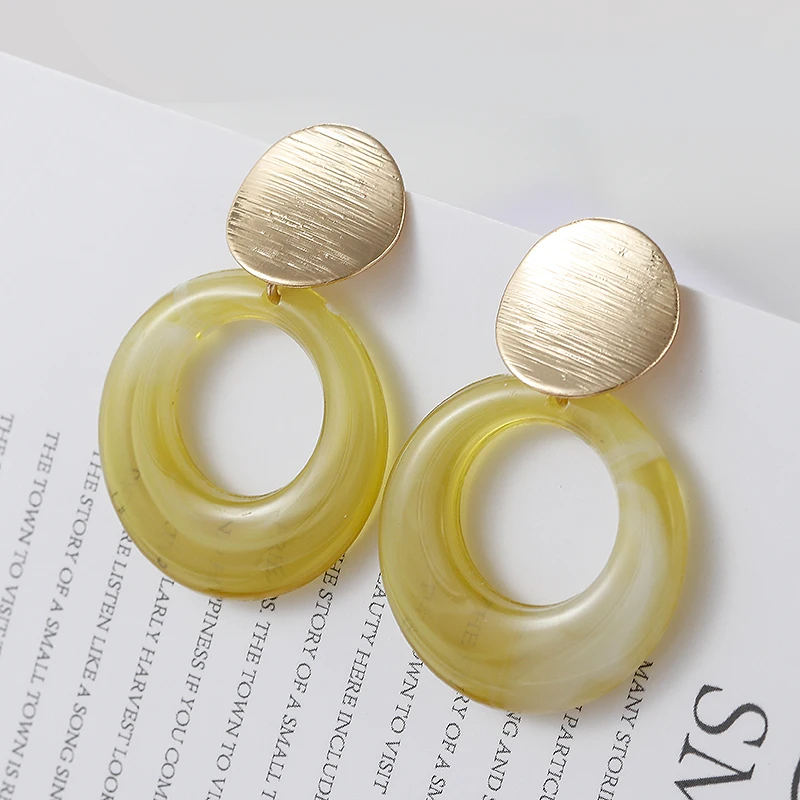 

AENSOA Simple Round Beige yellow Resin Drop Earrings For Women Statement Geometric Korea Acrylic 2019 New Fashion Jewelry Gift