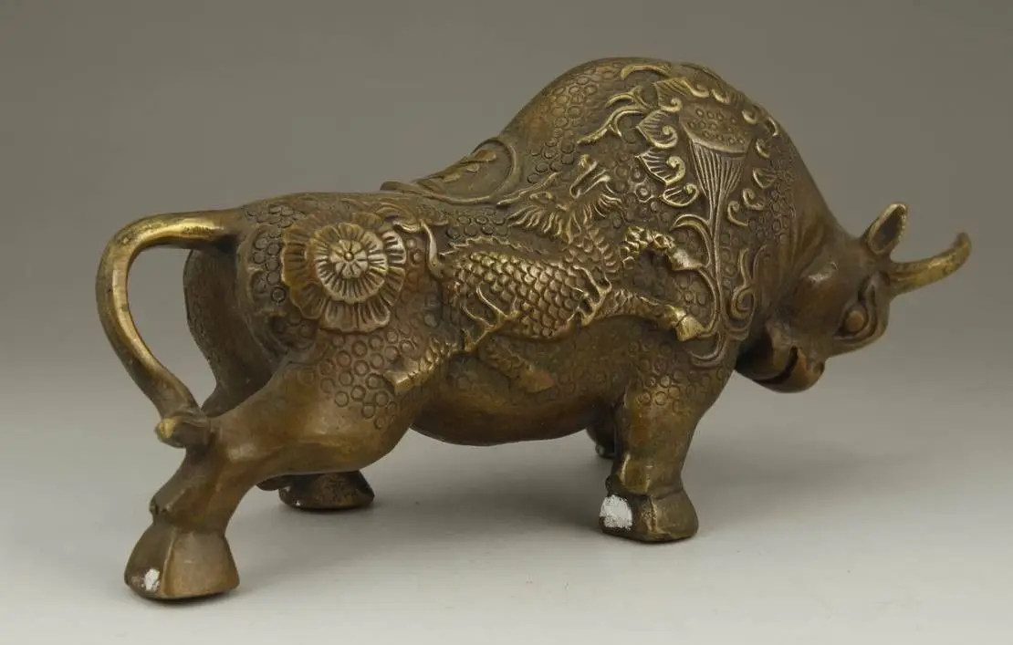 

CHINESE OLD BRASS HANDWORK CARVING BULLFIGHT COW WEAR DRAGON LOTUS STATUE