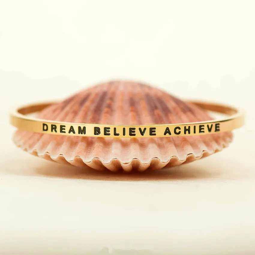 

Somsoar Jewelry C Shape Bracelet Engraved "DREAM BELIEVE ACHIEVE" Personalization Stamped Mantra Bangle 10pcs/lot