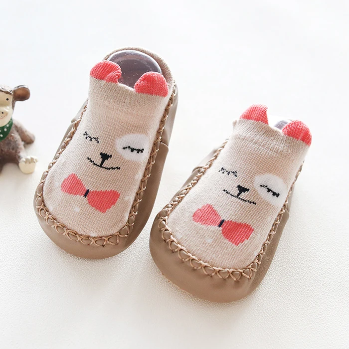 BalleenShiny носки-тапочки для малышей с героями мультфильмов нескользящие носки-тапочки для маленьких мальчиков и девочек Детские плотные махровые носки с кожаной подошвой для дома - Цвет: Coffee